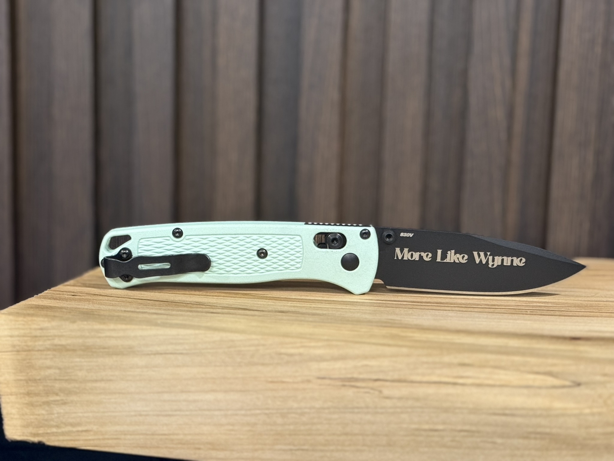 Custom engraved pocket knife
